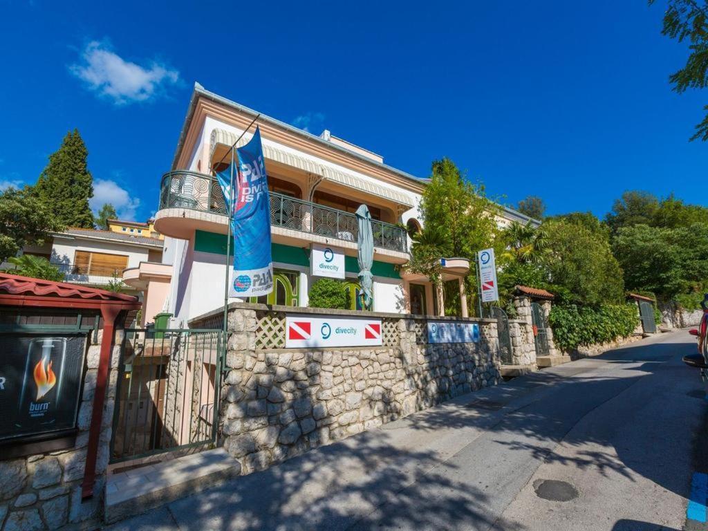 Apartments 30 M From The Beach Криквеница Екстериор снимка