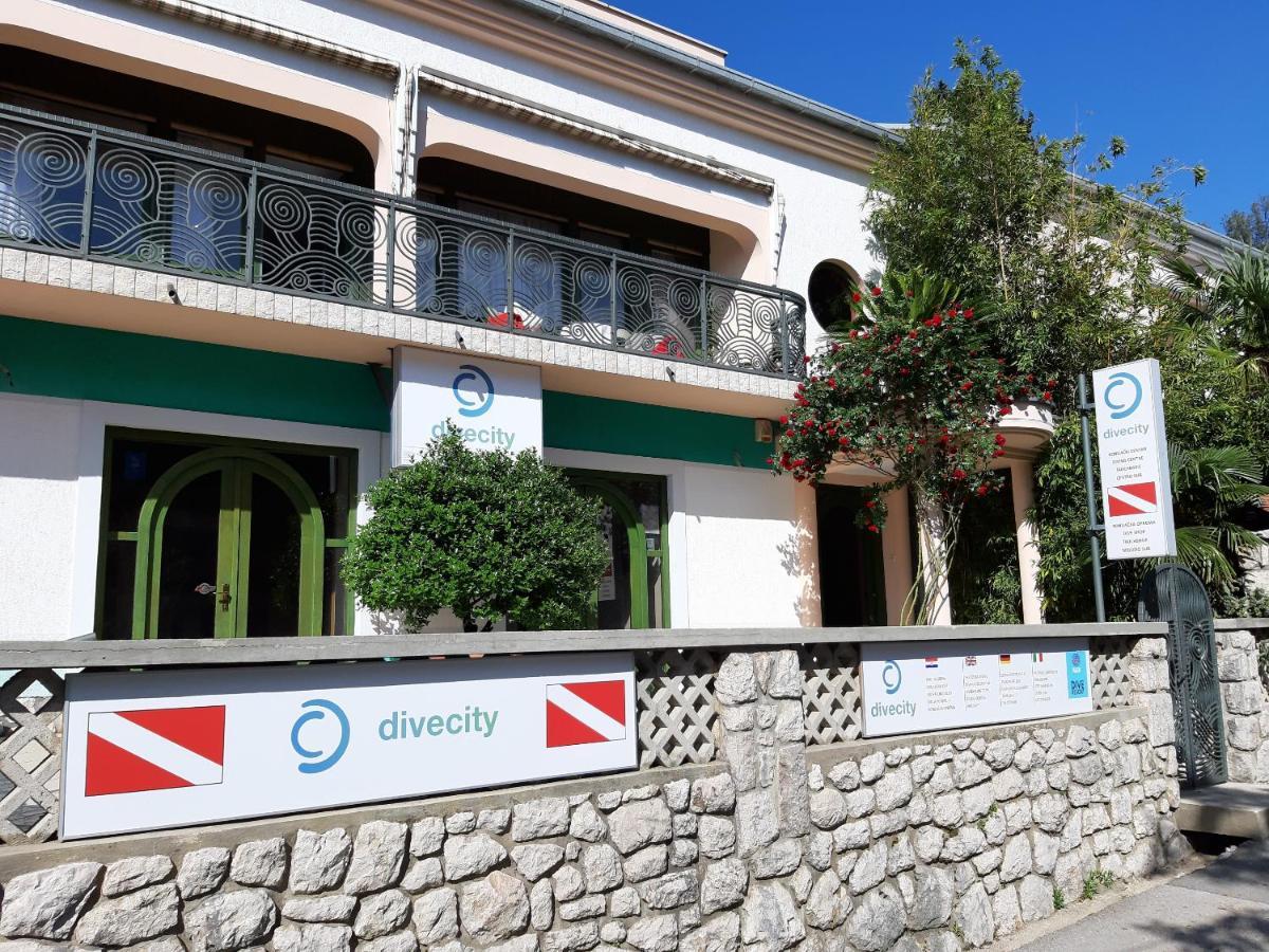 Apartments 30 M From The Beach Криквеница Екстериор снимка