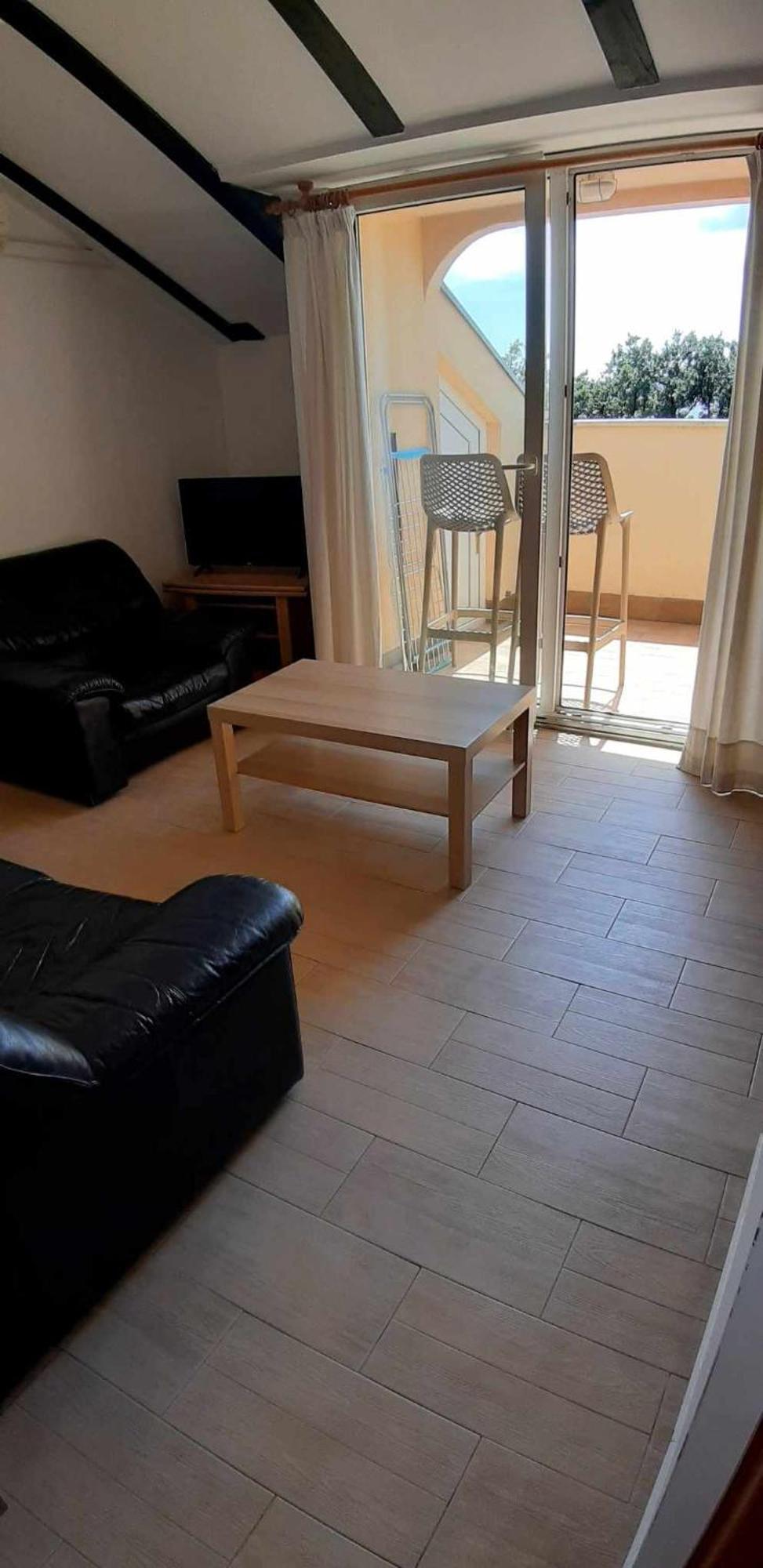 Apartments 30 M From The Beach Криквеница Екстериор снимка
